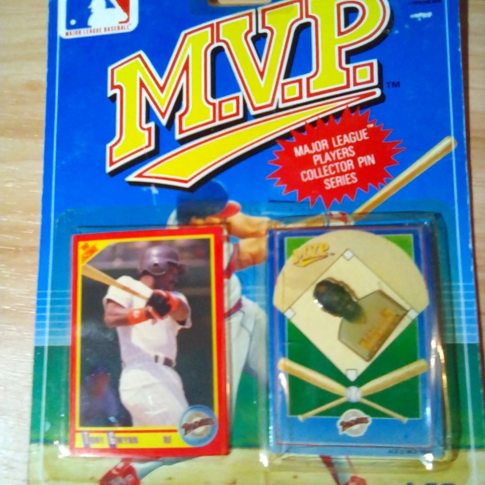 MVP Dennis Martinez unopened 1990 Score and pin collectors set